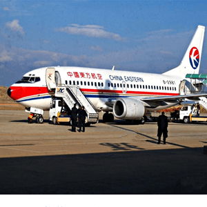 霍林河空运公司航空快运业稳步发展的原因是什么？